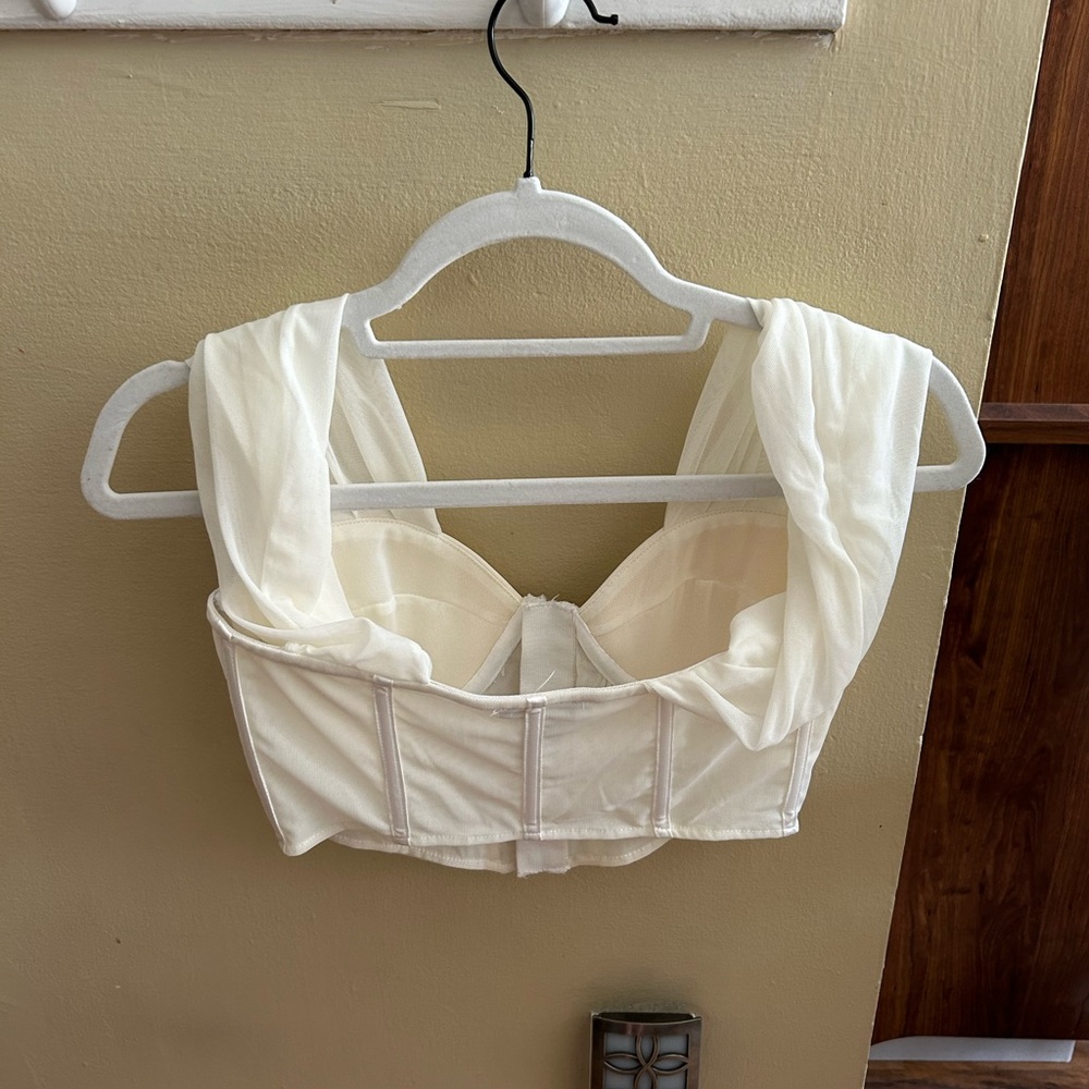 Crop top - Picture 2 of 3